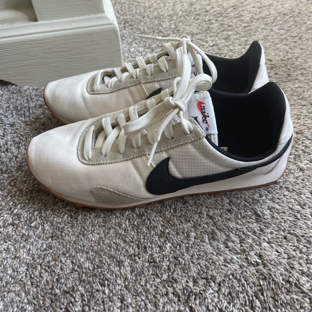 Nike Cortez white with black swoosh size 7.5 - Picture 2 of 11